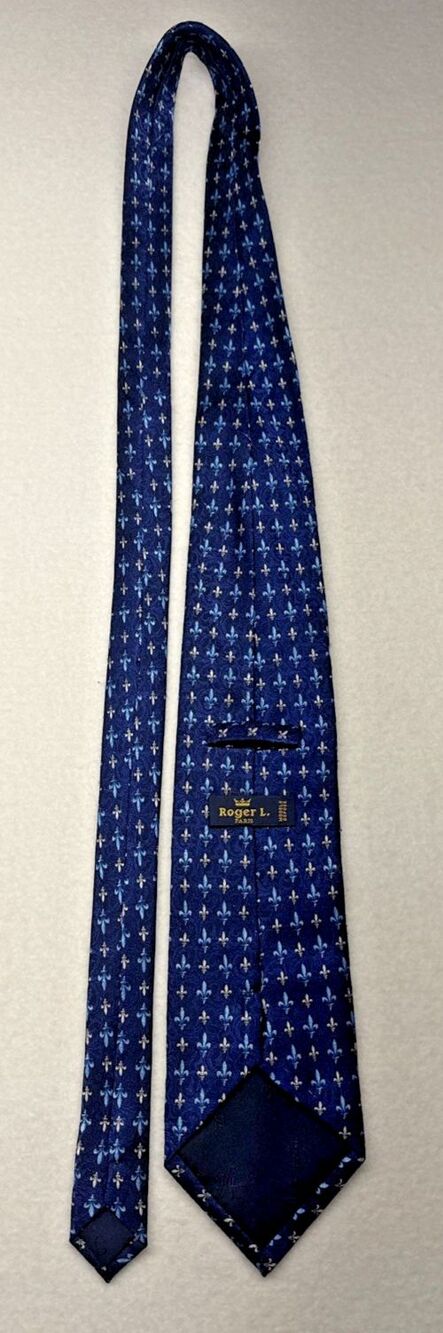 Roger L. Paris 100% Silk Tie Blue Fleur De Lis Necktie Vintage Made in France
